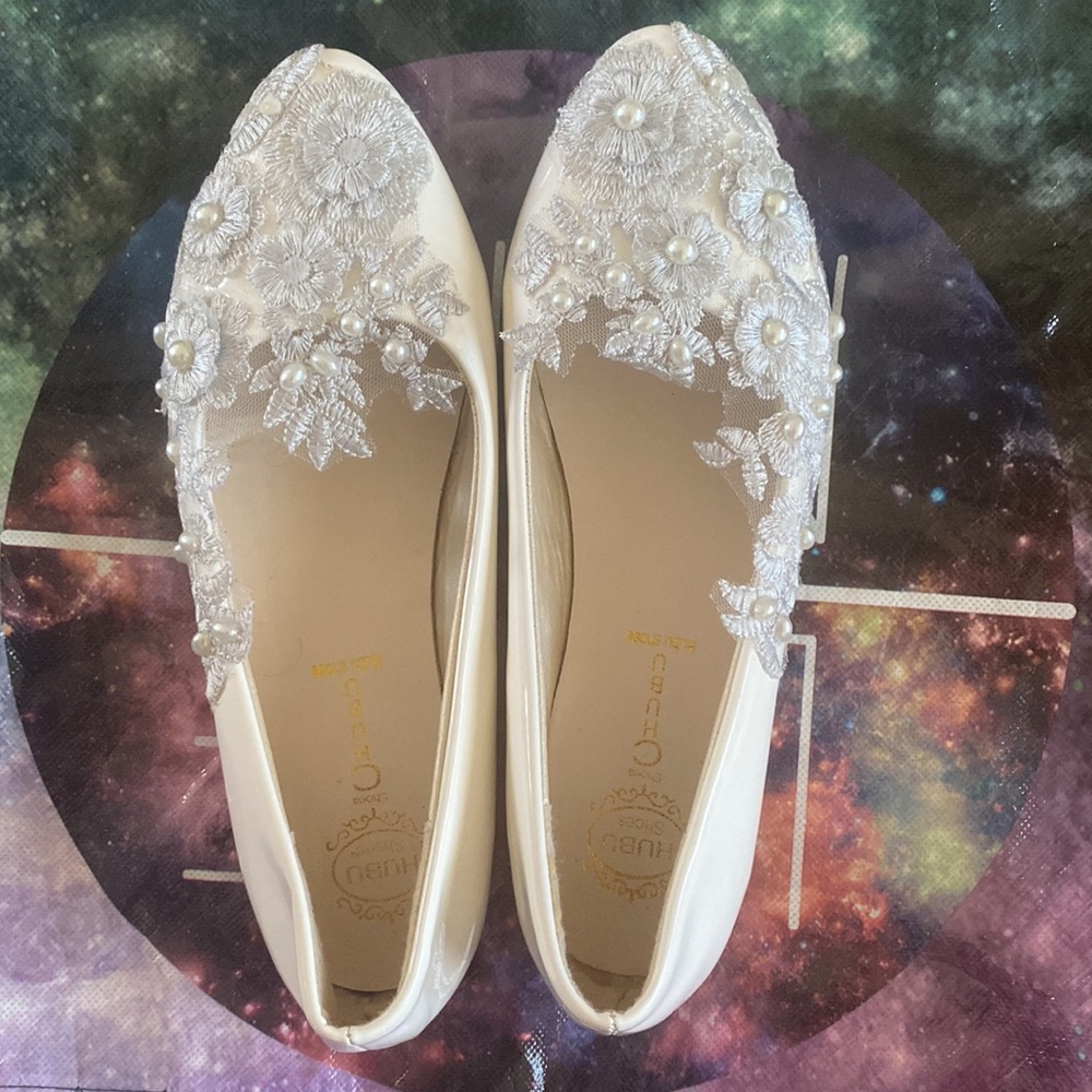 Woman’s Bridal shoes by Hubu